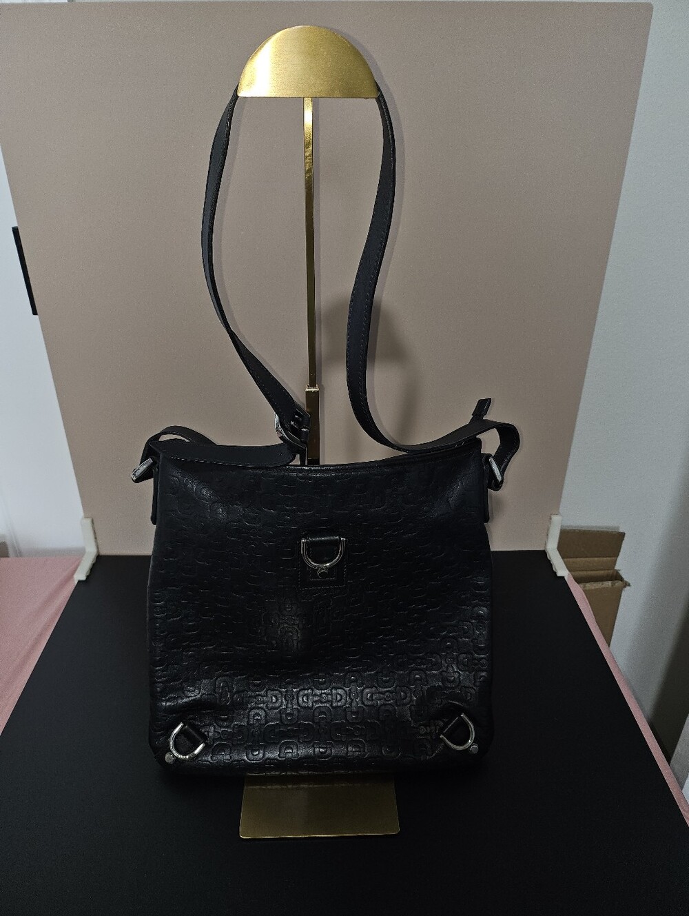 Gucci Leather Crossbody Shoulder Bag in Black